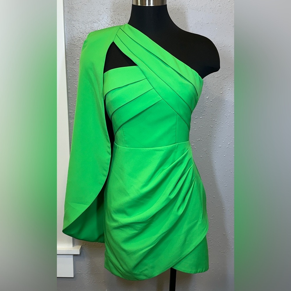 Lavish Alice Green Asymmetrical One-Shoulder Dress Size 4